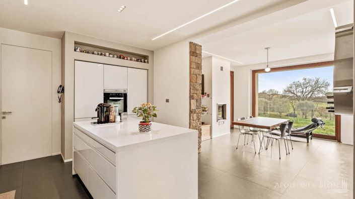 Image No.2-3 Bed Villa for sale