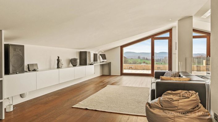 Image No.28-3 Bed Villa for sale