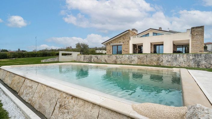 Image No.8-3 Bed Villa for sale