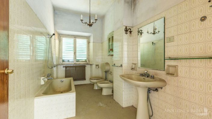 Image No.22-5 Bed Country House for sale