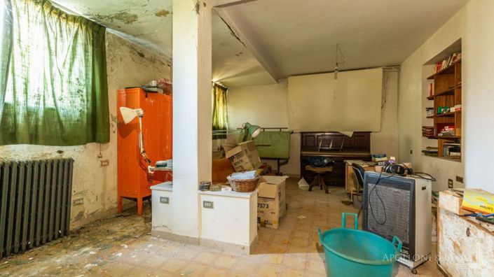 Image No.25-5 Bed Country House for sale