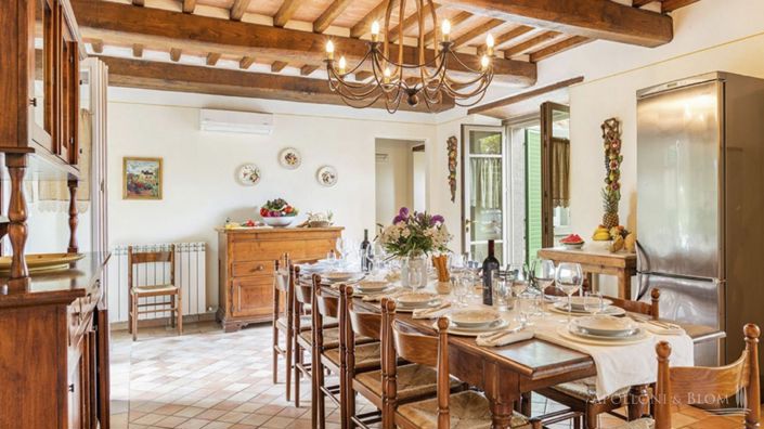 Image No.19-6 Bed Apartment for sale