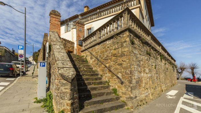 Image No.12-7 Bed Apartment for sale