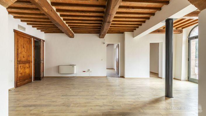 Image No.17-7 Bed Apartment for sale