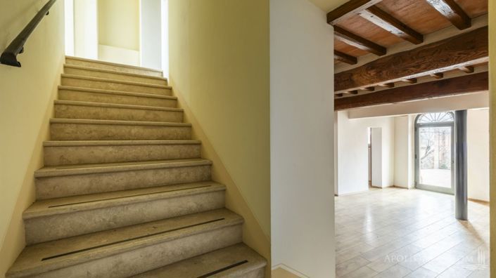 Image No.23-7 Bed Apartment for sale