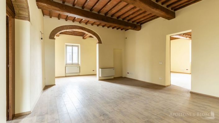 Image No.25-7 Bed Apartment for sale