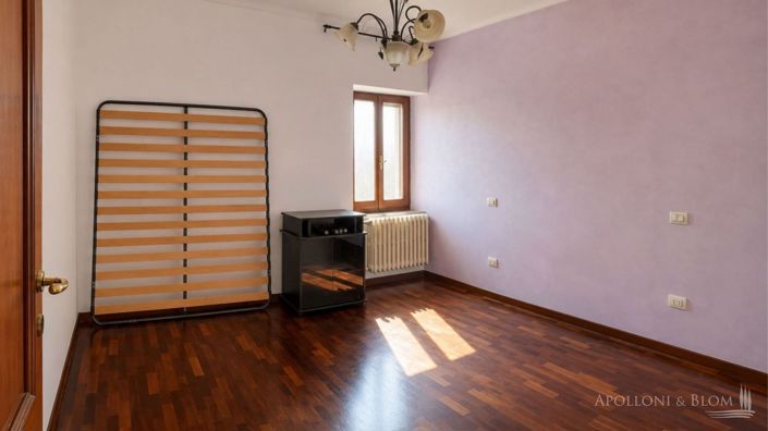Image No.12-2 Bed Apartment for sale