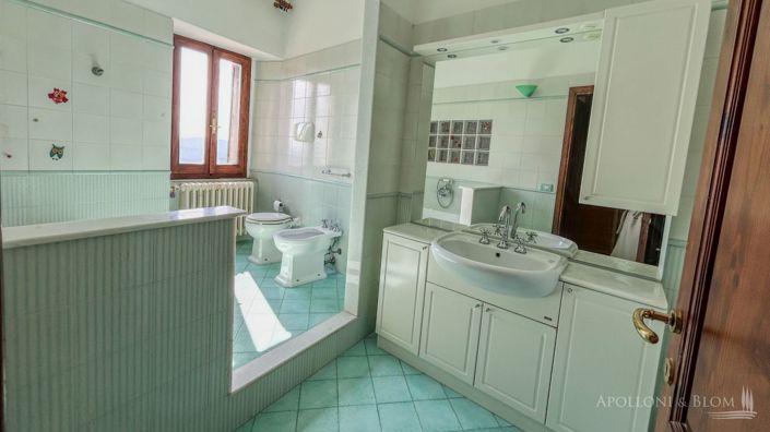 Image No.20-2 Bed Apartment for sale