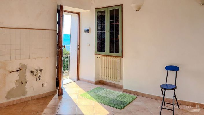 Image No.28-2 Bed Apartment for sale