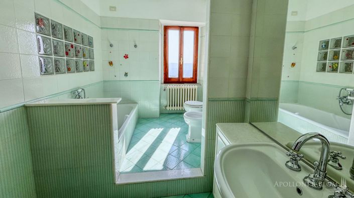 Image No.30-2 Bed Apartment for sale