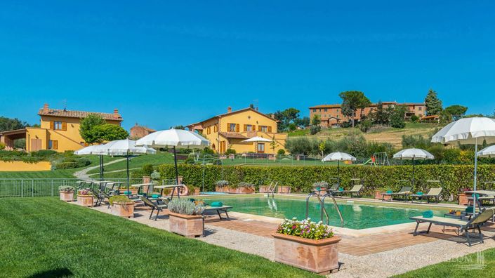 Image No.6-Appartement de 10 chambres à vendre à Castiglione del Lago