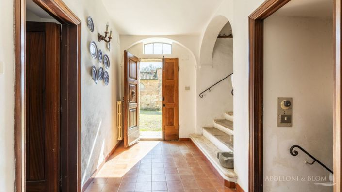 Image No.24-6 Bed Apartment for sale