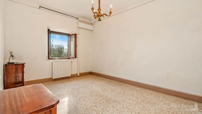 Image No.20-2 Bed Apartment for sale