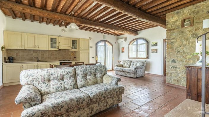 Image No.18-12 Bed Apartment for sale