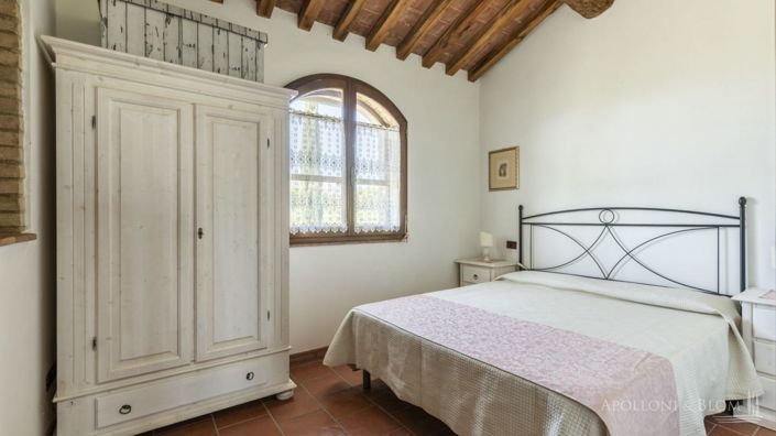 Image No.23-12 Bed Apartment for sale