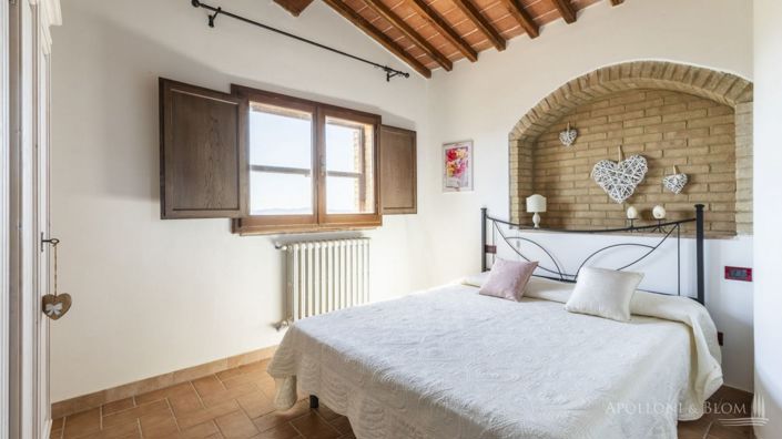 Image No.24-12 Bed Apartment for sale