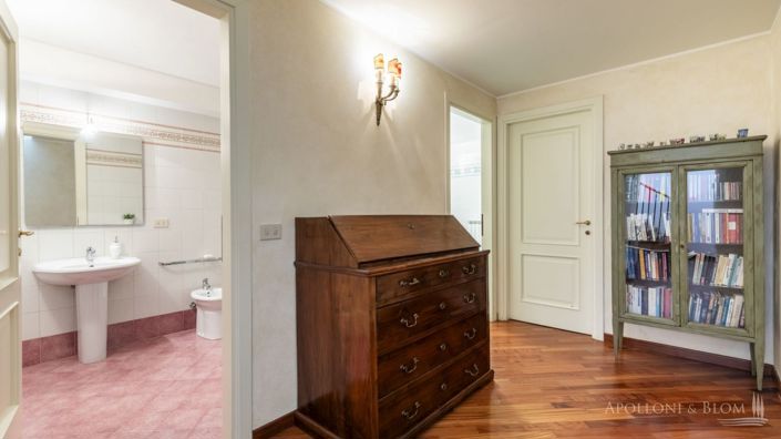 Image No.10-2 Bed Apartment for sale