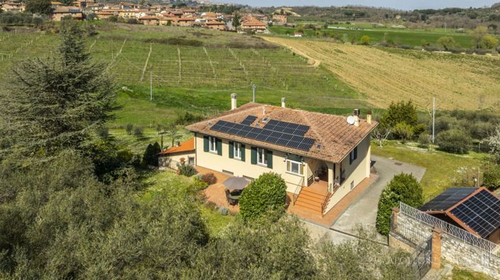 Image No.2-4 Bed Country House for sale