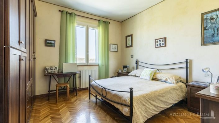 Image No.23-4 Bed Country House for sale