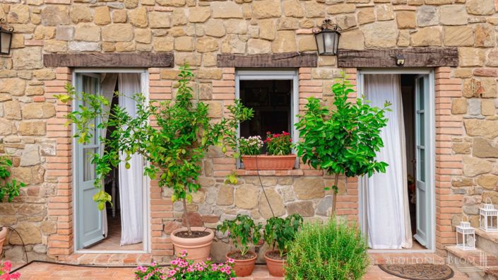 Image No.17-6 Bed Apartment for sale