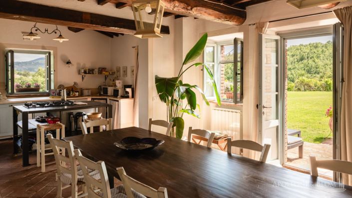 Image No.19-6 Bed Apartment for sale