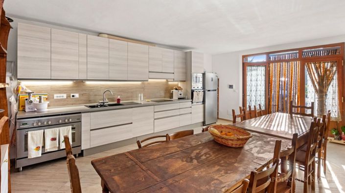 Image No.17-6 Bed Apartment for sale