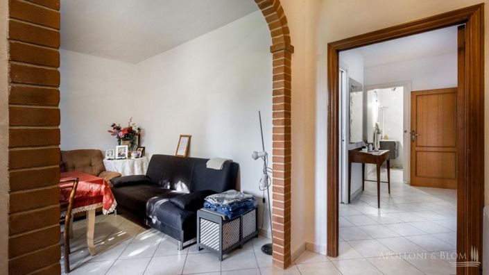 Image No.19-6 Bed Apartment for sale