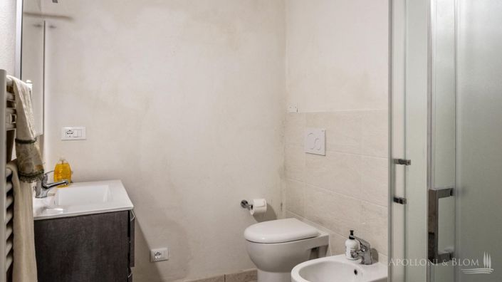 Image No.23-6 Bed Apartment for sale