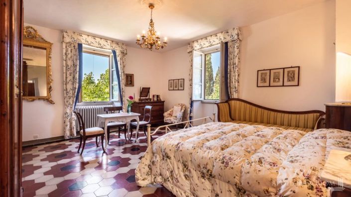 Image No.16-15 Bed Vineyard for sale