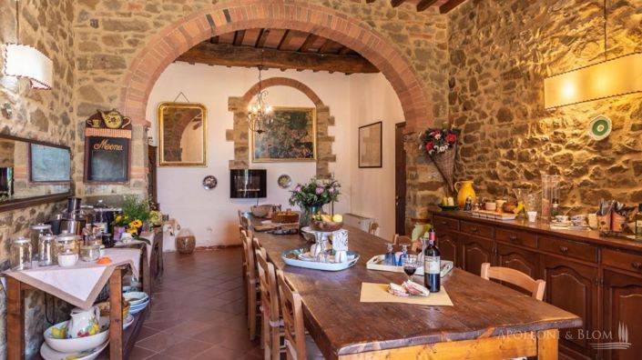 Image No.25-15 Bed Vineyard for sale