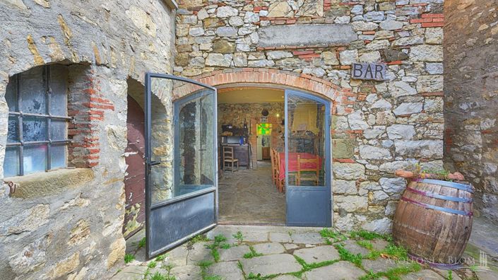 Image No.14-6 Bed Apartment for sale