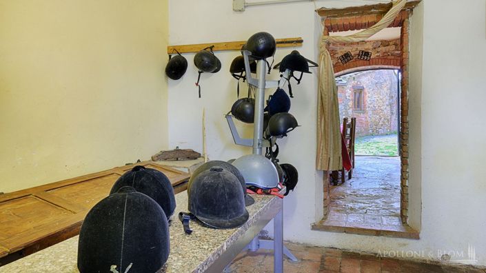 Image No.16-6 Bed Apartment for sale