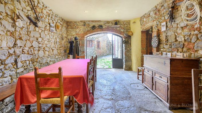 Image No.17-6 Bed Apartment for sale