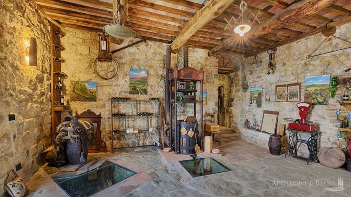 Image No.24-6 Bed Apartment for sale