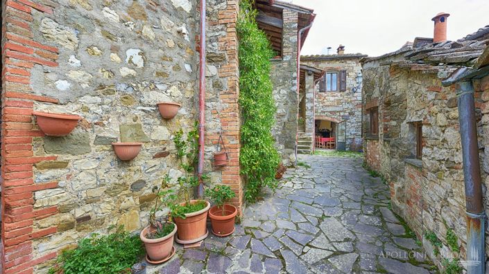 Image No.26-6 Bed Apartment for sale