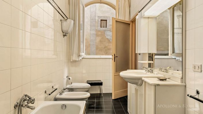 Image No.18-3 Bed Apartment for sale