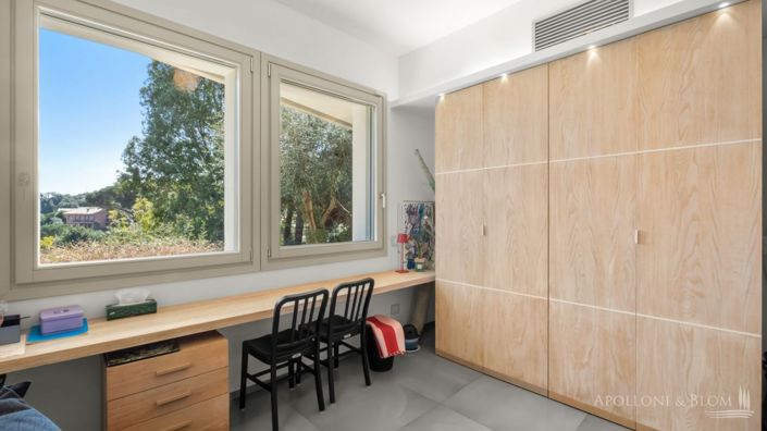 Image No.18-4 Bed Country House for sale