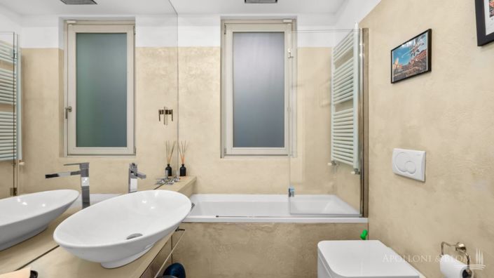 Image No.22-4 Bed Country House for sale