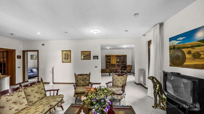 Image No.21-3 Bed Villa for sale