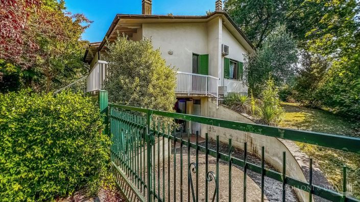 Image No.3-3 Bed Villa for sale