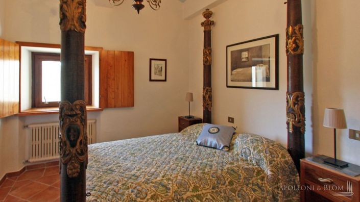 Image No.17-12 Bed Villa for sale