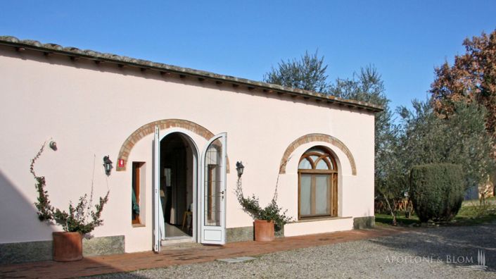 Image No.21-12 Bed Villa for sale