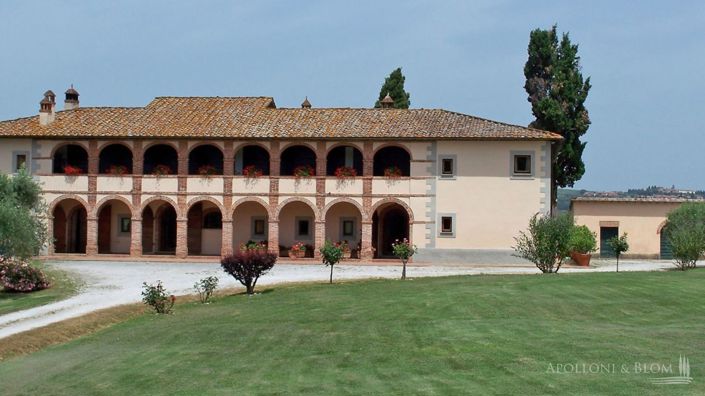Image No.6-12 Bed Villa for sale