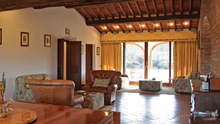 Image No.9-12 Bed Villa for sale