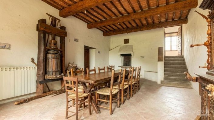 Image No.10-6 Bed Apartment for sale