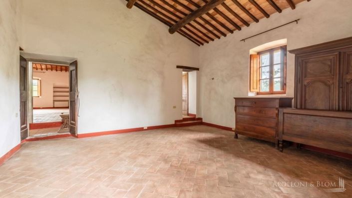 Image No.17-6 Bed Apartment for sale