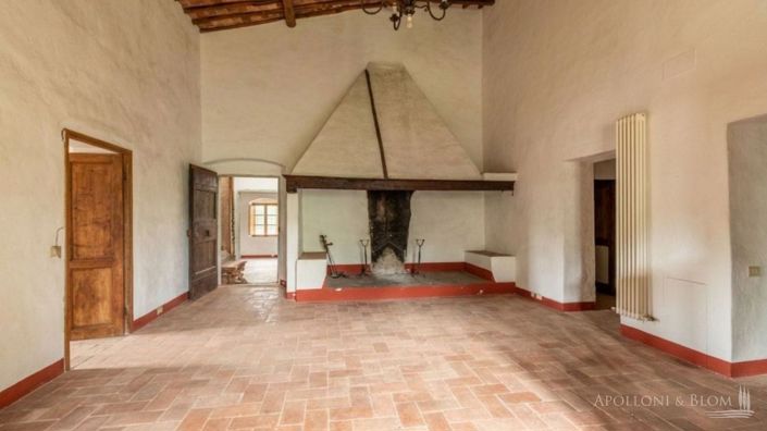 Image No.20-6 Bed Apartment for sale