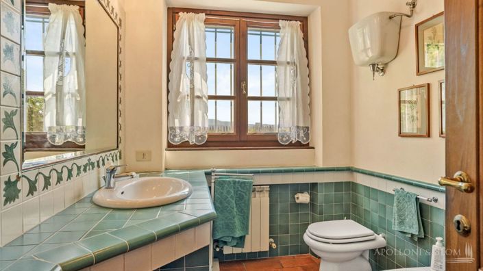Image No.14-5 Bed Apartment for sale