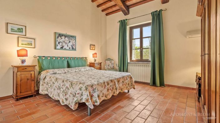 Image No.18-5 Bed Apartment for sale