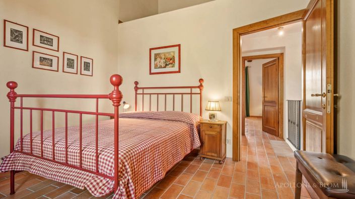 Image No.23-5 Bed Apartment for sale